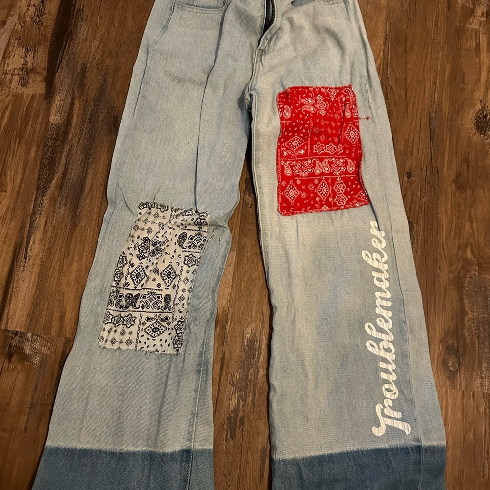 Adika woman’s Troublemaker Jeans Size small